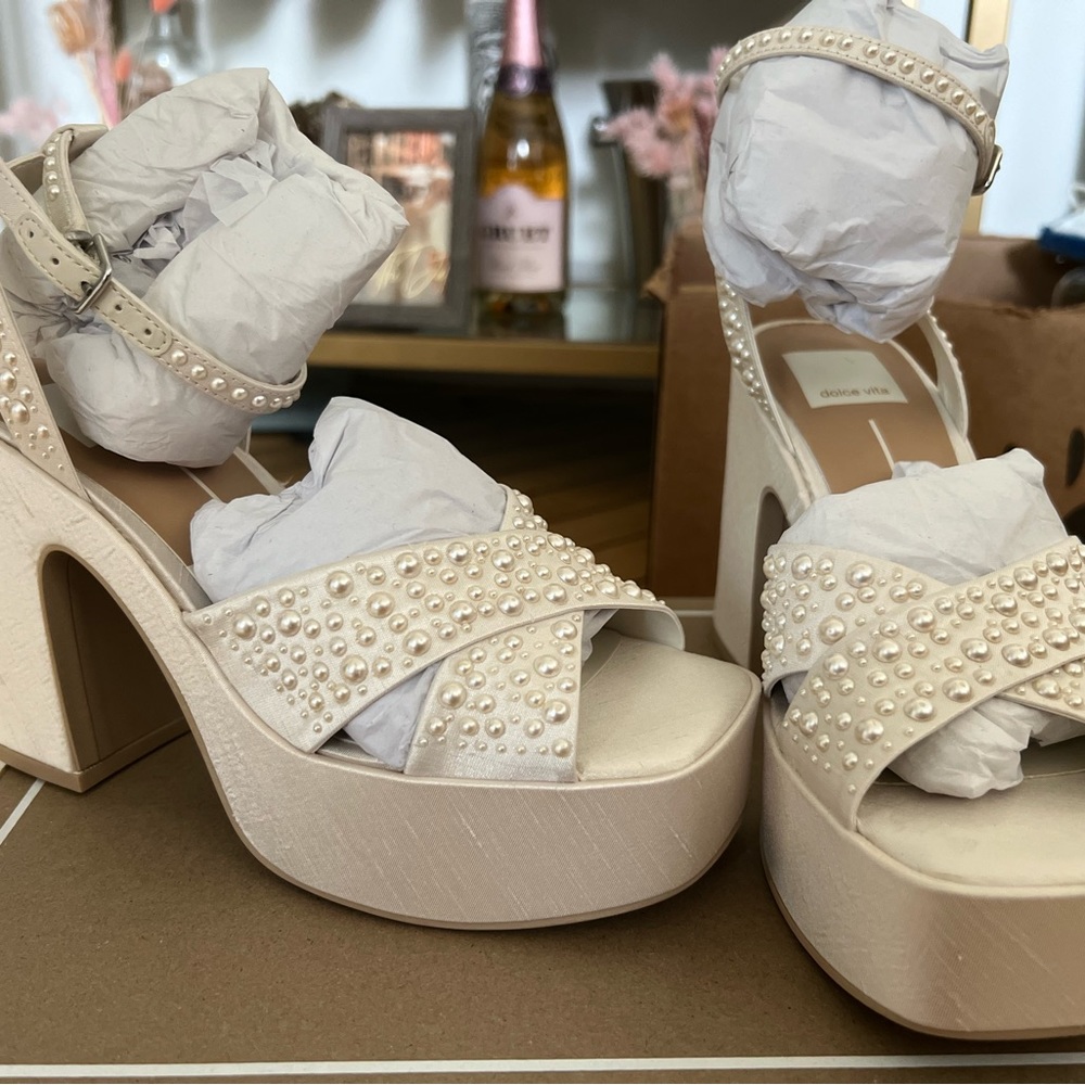Dolce Vita Wessi Pearl Heels in Vanilla, Size 6- Brand new, never worn!!!